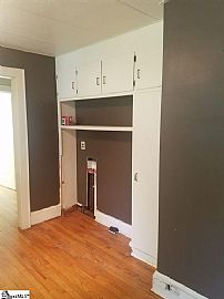  209 Landwood Ave, Greenville, Sc 29607 2 Beds 1 Bath -- Sqft in Greenville, SC (Photo 6 of 10)