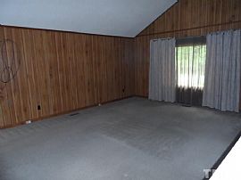  5701 Greenbay Dr, Durham, Nc 27712 3 Beds 2 Baths 1,392 Sqft in Durham, NC (Photo 7 of 8)