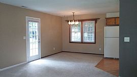  210 Candlewood Dr, Wilmington, Nc 28411 3 Beds 1.5 Baths 1,250 in Wilmington, NC (Photo 3 of 11)