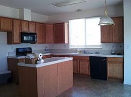 5 Beds 3 Baths 2,498 Sqft For More Information Call 979) 493-00 in Hanford, CA (Photo 12 of 12)