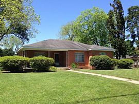 3 Beds 2 Baths For More Information Contact (979) 493-0047 in Lafayette, LA