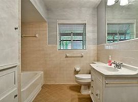 3937 Davila Dr, Dallas, Tx 75220 3 Beds 1 Bath in Dallas, TX (Photo 8 of 11)