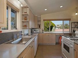 1136 E Linden St, Tucson, Az 85719 3 Beds 2 Baths 1,400 Sqft in Tucson, AZ (Photo 4 of 5)