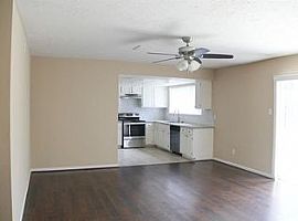3 Beds 2.5 Baths For More Information Call 979) 493-0047 in Houston, TX (Photo 9 of 12)