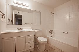 Do Not Miss This Great 3 Bedroom / 2 Bathroom in Phoenix, AZ (Photo 10 of 10)