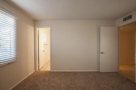 Do Not Miss This Great 3 Bedroom / 2 Bathroom in Phoenix, AZ (Photo 7 of 10)