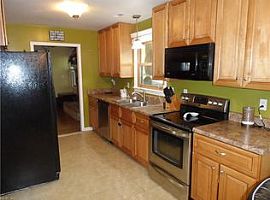 4 Beds 2 Baths in Virginia Beach, VA (Photo 2 of 6)