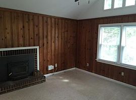 3 Beds 1 Bath in Richmond, VA (Photo 3 of 4)