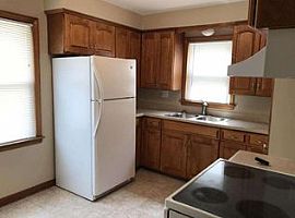 3 Beds 1 Bath in Milwaukee, WI (Photo 2 of 4)