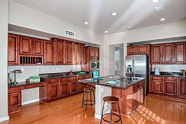 1421 W Saltsage Drive in Phoenix, AZ (Photo 5 of 11)