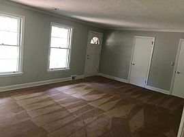 210 Thomas St, Clemson, Sc 29631 4 Beds 3 Baths in Clemson, SC (Photo 5 of 9)