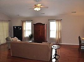 1440 Wellesley Cir, Mount Pleasant, Sc 29466 3 Beds 2 Baths in Mount Pleasant, SC (Photo 7 of 8)