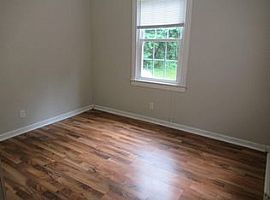 403 Old Buncombe Rd, Travelers Rest, Sc 29690 2 Beds 1 Bath in Travelers Rest, SC (Photo 7 of 9)