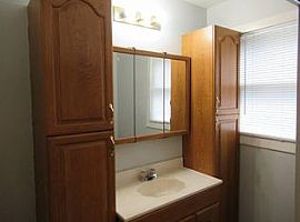 403 Old Buncombe Rd, Travelers Rest, Sc 29690 2 Beds 1 Bath in Travelers Rest, SC (Photo 8 of 9)