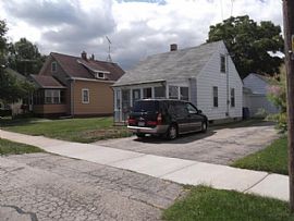 1627 Ontario St, Oshkosh, Wi 54901 2 Beds 1 Bath in Oshkosh, WI