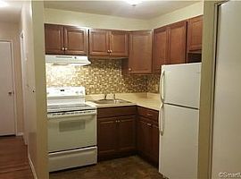 637 Cove Rd Unit C11, Stamford, Ct 06902 in Stamford, CT (Photo 4 of 6)