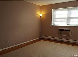 637 Cove Rd Unit C11, Stamford, Ct 06902 in Stamford, CT (Photo 6 of 6)