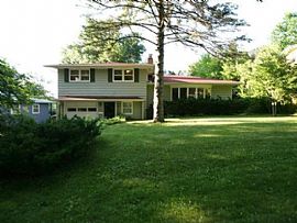 4912 Eyre Ln, Madison, Wi 53711 3 Beds 2 Baths in Madison, WI (Photo 4 of 4)