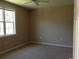 340 Monlandil Dr, Wilmington, Nc 28403 3 Beds 2 Baths in Wilmington, NC (Photo 9 of 12)