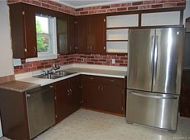 112 Sumac St, West Haven, Ct 06516 in West Haven, CT (Photo 2 of 12)