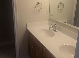 832 Arnold Rd, Wilmington Rent 700 Deposit 700 Total 1400 in Wilmington, NC (Photo 3 of 8)