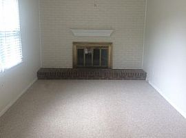 832 Arnold Rd, Wilmington Rent 700 Deposit 700 Total 1400 in Wilmington, NC (Photo 4 of 8)