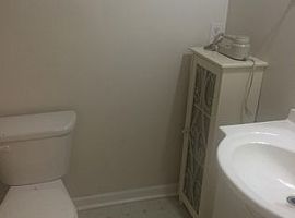 832 Arnold Rd, Wilmington Rent 700 Deposit 700 Total 1400 in Wilmington, NC (Photo 5 of 8)