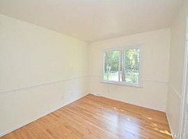 5215 Peppercorn St, Durham Rent 750 Deposit 750 Total 1500 in Durham, NC (Photo 7 of 8)