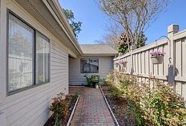 6004 Caddy Circle Inland Grns, Wilmington, Nc 28405 3 Beds 2 Ba in Wilmington, NC (Photo 2 of 12)