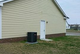 116 Beech Dr, Raeford, Nc Rent 500 Deposit 500 Total 1000 in Raeford, NC (Photo 8 of 8)