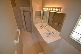 5237 Nw 112th Ct, Doral, Fl in Medley, FL (Photo 11 of 12)