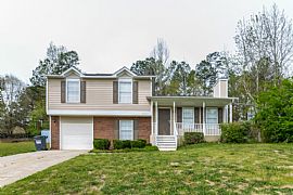 1581 Picadilly Ct Ne in Conyers, GA