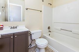 1581 Picadilly Ct Ne in Conyers, GA (Photo 11 of 12)