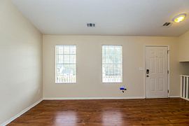 1581 Picadilly Ct Ne in Conyers, GA (Photo 2 of 12)