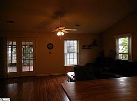 14 Spicey Dr, Greenville, Sc 29607 Rent $700 and Dep $700 in Greenville, SC (Photo 2 of 8)