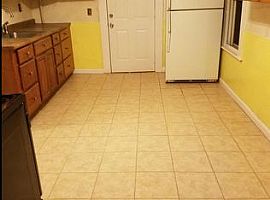 20 Darcy St, West Hartford, Ct 06110 in West Hartford, CT (Photo 5 of 7)