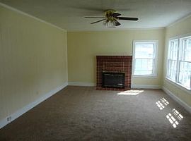 1209 Dickson Ave, Hanahan, Sc 29410 Rent $600 and Dep $600 in Hanahan, SC (Photo 2 of 8)