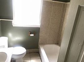 4 Beds 1 Bath in Detroit, MI (Photo 2 of 5)