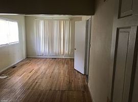 4 Beds 1 Bath in Detroit, MI (Photo 4 of 5)