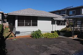 1308 10th Ave in Honolulu, HI