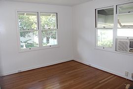 1308 10th Ave in Honolulu, HI (Photo 6 of 12)