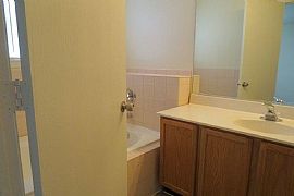 1754 Hickory Park Ln in Aurora, IL (Photo 11 of 12)