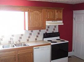 139 W Hickman St, Winchester Rent 500 Deposit 500 Total 1000 in Winchester, KY (Photo 6 of 10)