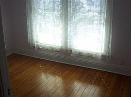 139 W Hickman St, Winchester Rent 500 Deposit 500 Total 1000 in Winchester, KY (Photo 9 of 10)