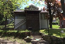 8 North Dr, Charleston, Wv 25301 in Charleston, WV