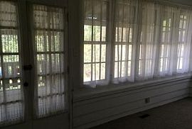 8 North Dr, Charleston, Wv 25301 in Charleston, WV (Photo 2 of 5)