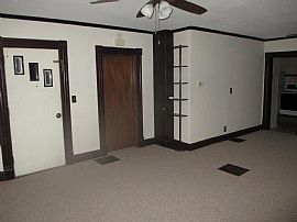 1117 E College St in Iowa City, IA (Photo 4 of 12)