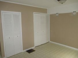 1117 E College St in Iowa City, IA (Photo 7 of 12)