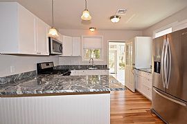 325 Shore Rd in Bourne, MA (Photo 5 of 10)