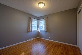  2514 Oregon Ave S  in Minneapolis, MN (Photo 5 of 12)